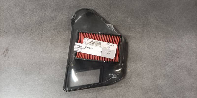 FILTRE A AIR
KYMCO
Utiliser les pièces d origine constructeur Kymco garantit le fonctionnement optimal de votre Kymco Maxxer, CV3, Agility, AK550, X-Town ou DTX,consultez nos éclatés, microfiches et schémas de pièces pour trouver votre référence FILTRE A AIR