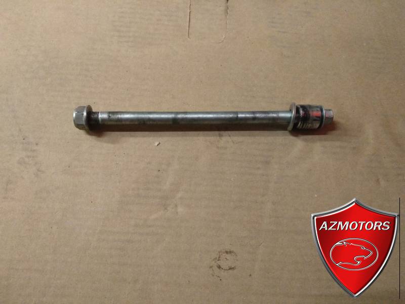 AXE DE ROUE AVANT AVEC ENTRETOISE (KYMCO) OCCASION AXE DE ROUE AVANT AVEC ENTRETOISE (ZING) OCCASION origine KYMCO -DISPO
