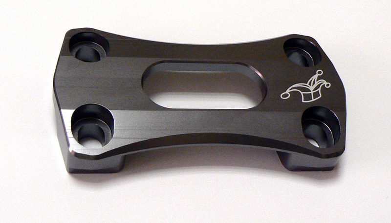 PLATINE PONTET T2 ER6 TITANE
info
PLATINE PONTET T2 TITANE,
* Pour ER6
Dimension 60x 105mm
S PLATINE PONTET T2 ER6 TITANE