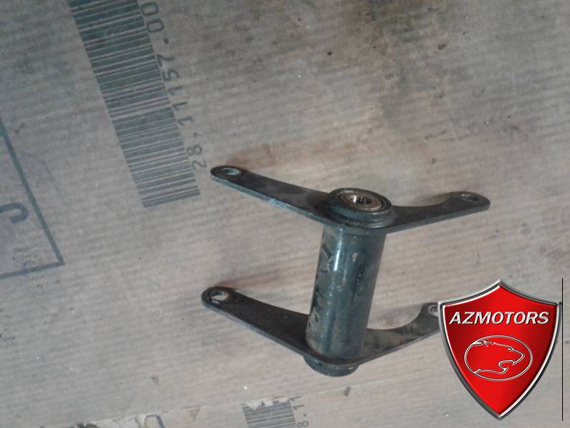 support moteur arriere  Support moteur pour hypster  origine KYMCO -DISPO