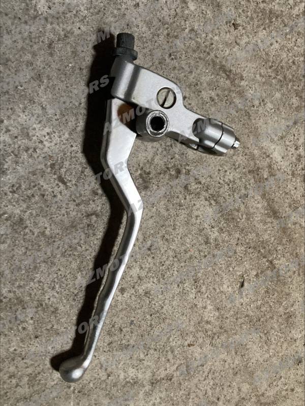 OCCASION - LEVIER D EMBRAYAGE (ARGENT) KYMCO
KYMCO
GAMME COMPLÃTE DE PIÃCES DâORIGINE KYMCO POUR SCOOTER ET QUAD, CATALOGUE DE PIÃCES CONSTRUCTEUR KYMCO DâORIGINE POUR MXU, MAXXER, KXR,AK550,CV3, AGILITY OCCASION - LEVIER D EMBRAYAGE (ARGENT) KYMCO