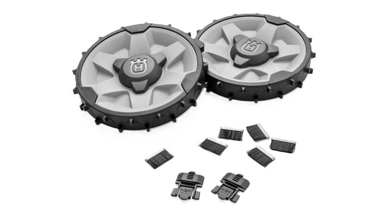 KIT TERRAIN (KIT BROSSES + ROUES ARRIERE) HUSQVARNA KIT DE TERRAIN 305,310 MARK II,315 MARK II,405X,415X HUSQVARNA origine HUSQVARNA -DISPO