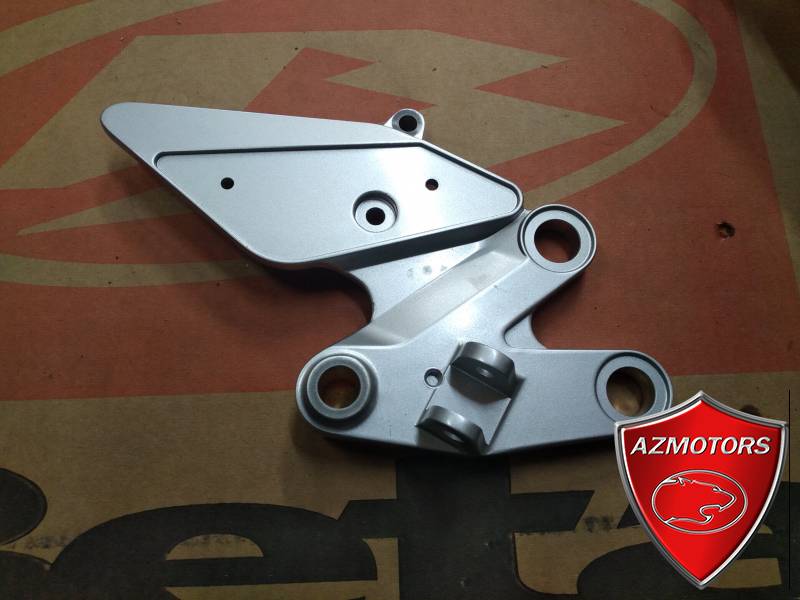 SUPPORT CALE PIED AVANT DROIT (YAMAHA) NEUF SUPPORT CALE PIED AVANT DROIT (YAMAHA) NEUF
 origine YAMAHA -DISPO