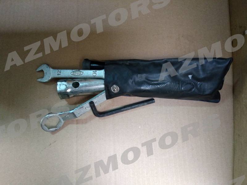 - OCCASION - TROUSSE A OUTILS KYMCO
Piece Detachee Origine Kymco, Pieces et accessoires Kymco_lux Officiel, reference d origine de vos pieces Agility ,maxxer,like,cv3,downtown,skytown,xtown,people,dtx,mxu,kxr,ak550... - OCCASION - TROUSSE A OUTILS KYMCO