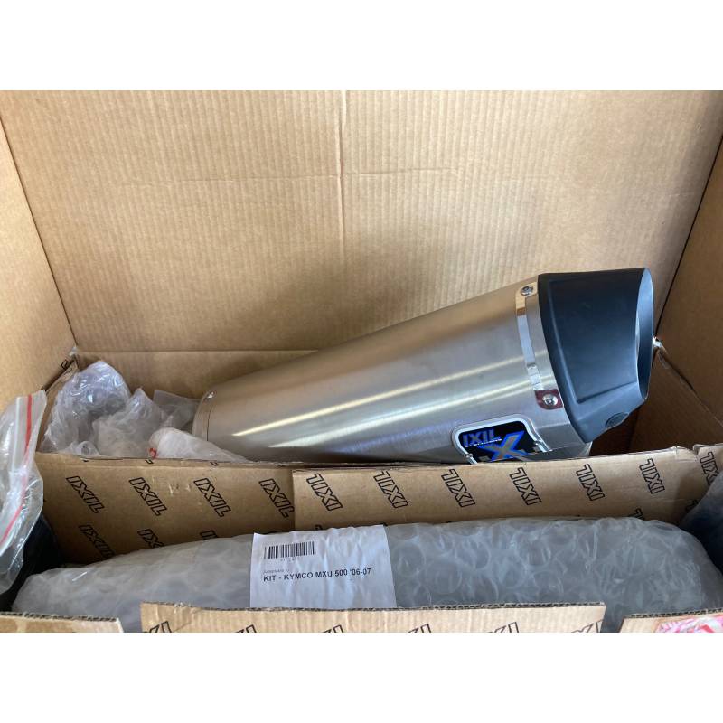 ECHAPPEMENT IXIL MXU 500 (SAUF INJECTION) TUBE + SILENCIEUX NOIR LIGNE ECHAPPEMENT IXIL pour KYMCO MXU 500 CARBU
Silencieux de gamme QRACE, quad - ovale inox race origine KYMCO -DISPO