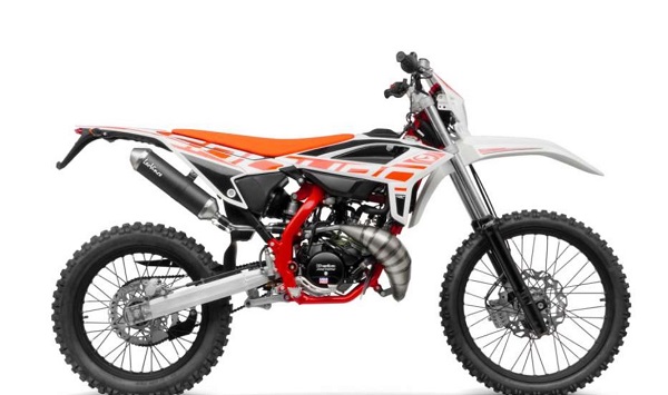 COLLECTEUR leovince pour BETA RR 50 ENDURO/SPORT/RACING
(2021-2022) DETENTE pour BETA RR 50 ENDURO/SPORT/RACING
(2021-2022) origine BETA -DISPO