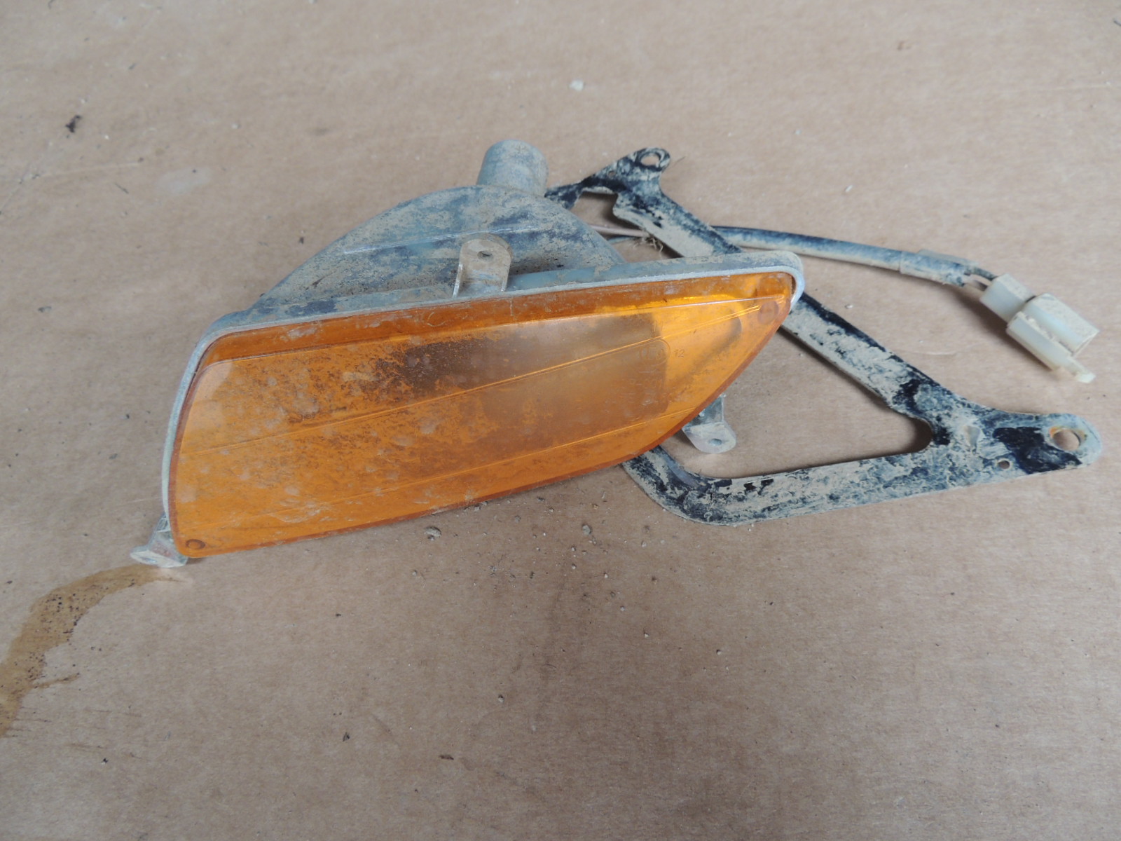 OCCASION - CLIGNO AV DROIT DINLI DL603 / ARRIERE GAUCHE MASAI A450 OCCASION - CLIGNO AV DROIT DINLI DL603 / ARRIERE GAUCHE DINLI A450 origine MASAI -DISPO