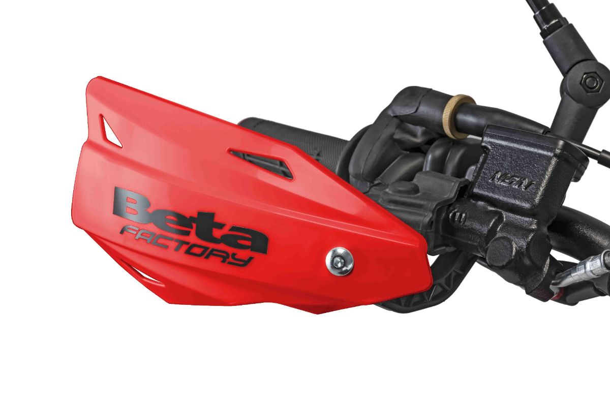 JEU PROTEGE-MAINS RR BETA JEU PROTEGE-MAINS ROUGE RR - BETA origine BETA -DISPO