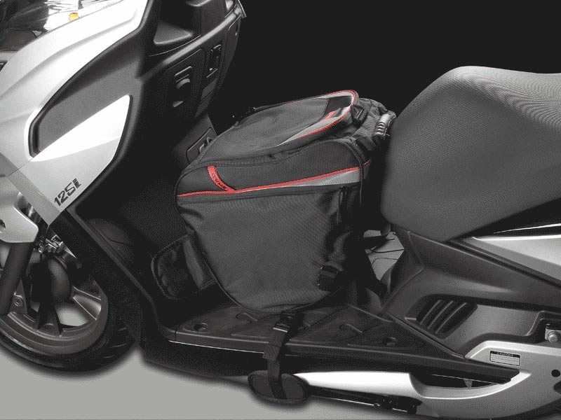 SACOCHE SOUPLE UNIVERSELLE 24 LITRES SACOCHE SOUPLE UNIVERSELLE 24 LITRES origine KYMCO 