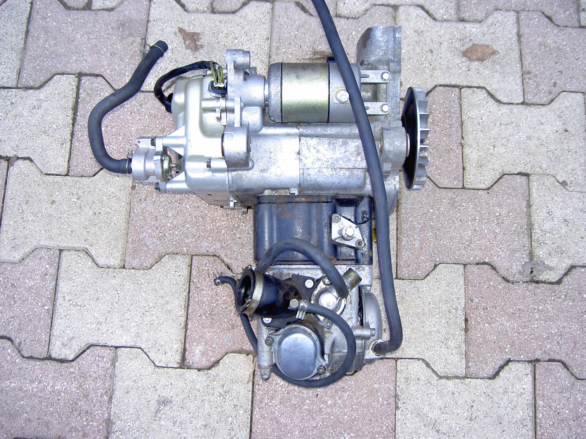 MOTEUR HYTRACK 300cc OCCASION 
CULASSE HS MOTEUR EN PHOTO VENDU MOTEUR IDENTIQUE HY 300 A VENDRE origine LINHAI -DISPO