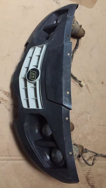 CALANDRE AVANT NOIR+PHARES OCCASION MASAI A433 CALANDRE AVANT NOIR+PHARES OCCASION MASAI A433 origine MASAI -DISPO