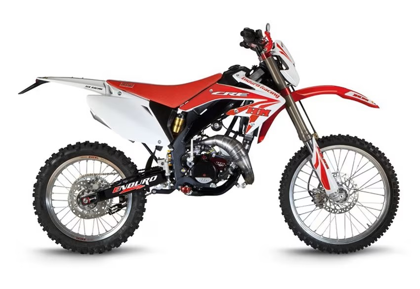 PIECES HM 50 BAJA RR & DERAPAGE 50 RR (2012) PIECES HM MOTO 50 BAJA RR ET DERAPAGE 50 RR (2012)
Cadre ALU, fourche Paîoli inversée de 41 mm origine VENT -DISPO