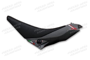 JEU SELLE/RESERVOIR EVO 2T/4T MY 09-15 007450478000 - JEU SELLE/RESERVOIR EVO 2T/4T MY 09-15
Composé par 4 litres de réservoir en plus, en plus des 3 litres de base, pour faire plus de kilomètres en toute tranquillité, une selle en polyuréthane pour explorer confortablement les longs parcours, et un montage simple (15 minutes environ) pour équiper le tout. origine BETA 