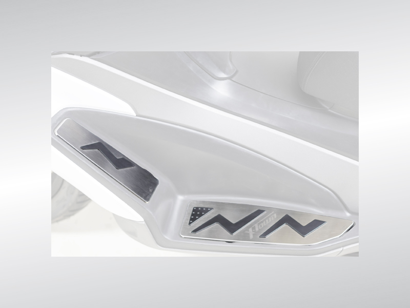 FIN DE SERIE - PLATINE REPOSE PIED FRONTAUX   X.TOWN 125  (la paire) KYMCO KA-01-0456-PLATINE REPOSE PIED FRONTAUX X.TOWN 125 (la paire) origine KYMCO -DISPO